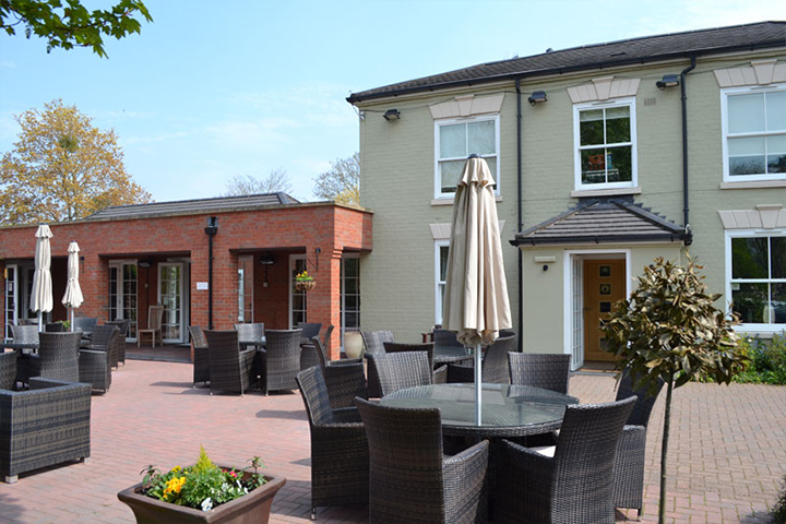 The Dewdrop Pub
